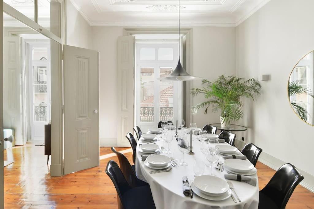 Big Stunning Apartment Lissabon