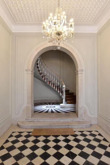 Big Stunning Apartment Lissabon